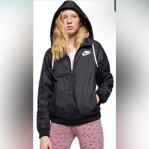 Nike Winbreaker Jacket S